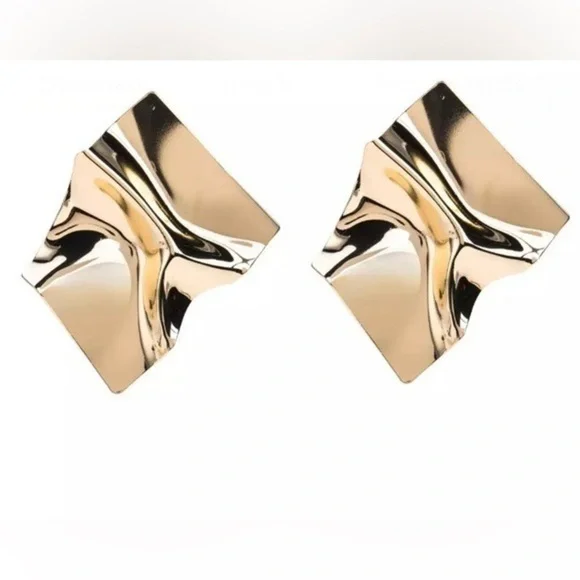 Gold Irregular Square Metal Stud
Earrings - Picture 4 of 6